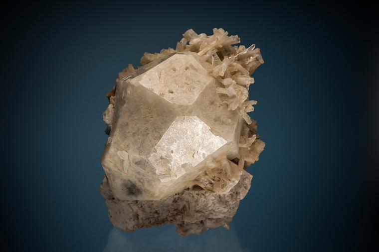 ANALCIME with NATROLITE